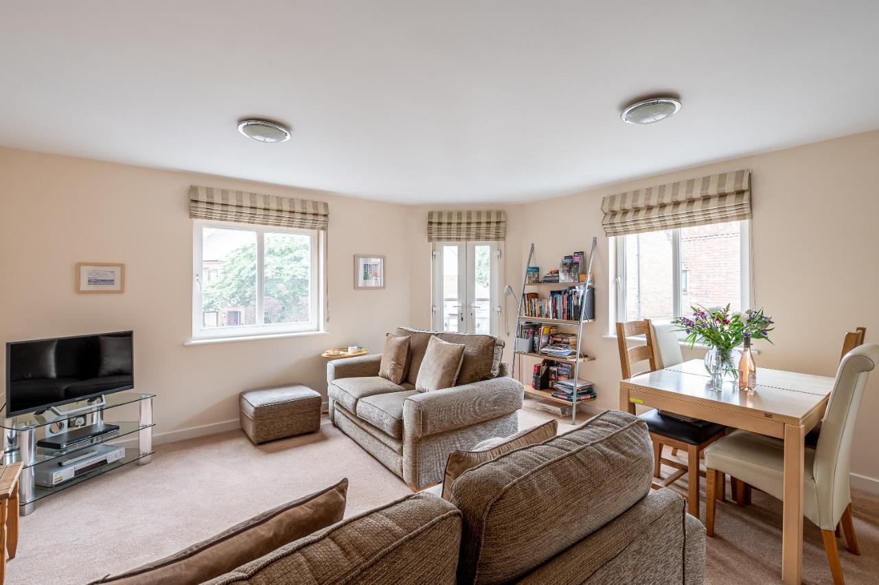 4 Crambeck Court Apartment Йорк Екстериор снимка