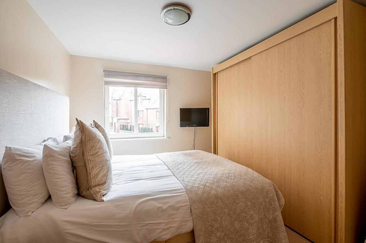 4 Crambeck Court Apartment Йорк Екстериор снимка